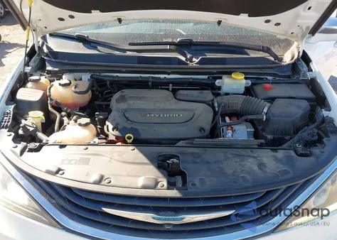 2017 Chrysler Pacifica Hybrid Platinum z USA, uszkodzony, nr VIN 2C4RC1N79HR822310